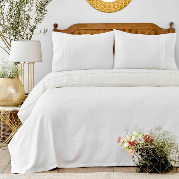 Karaca Home Cynthia weiß 4 tlg. Tagesdecken Set für Doppelbett